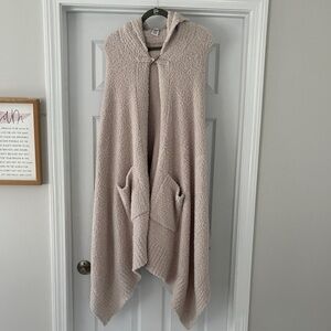 Barefoot Dreams Cozy Hooded Wrap/Shall- Light Taupe